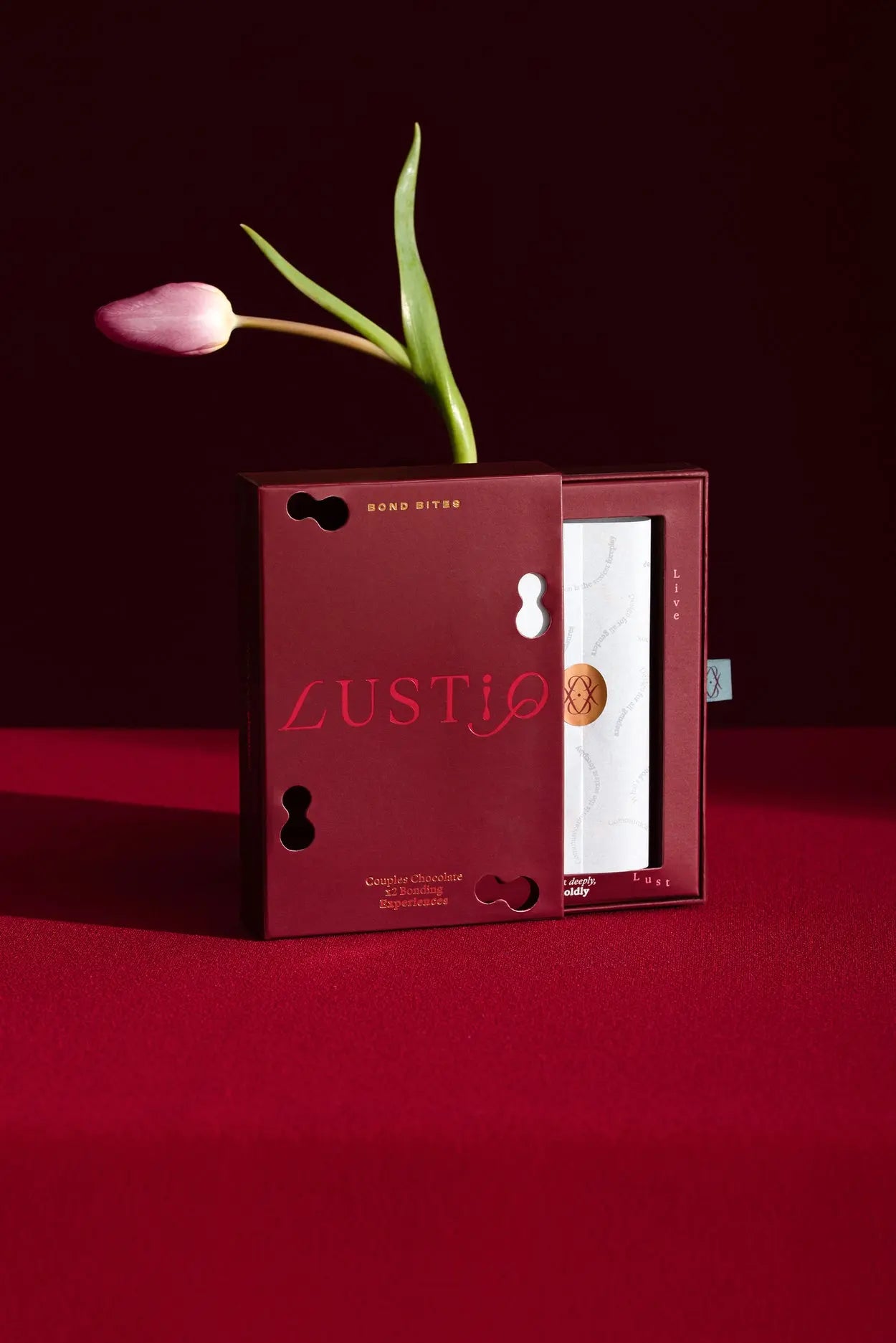 Bond Bites & Aphrodite Kártya – Prémium Ajándékcsomag Lustiq